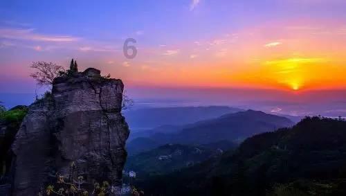 沙漠前行