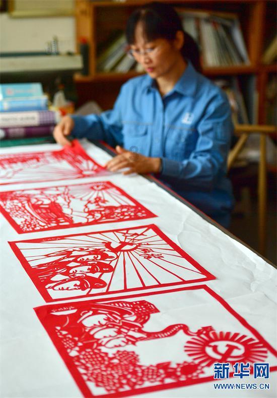 大S怀3胎丢减肥代言，大S还在打拼是因汪小菲不赚钱吗？游戏画面